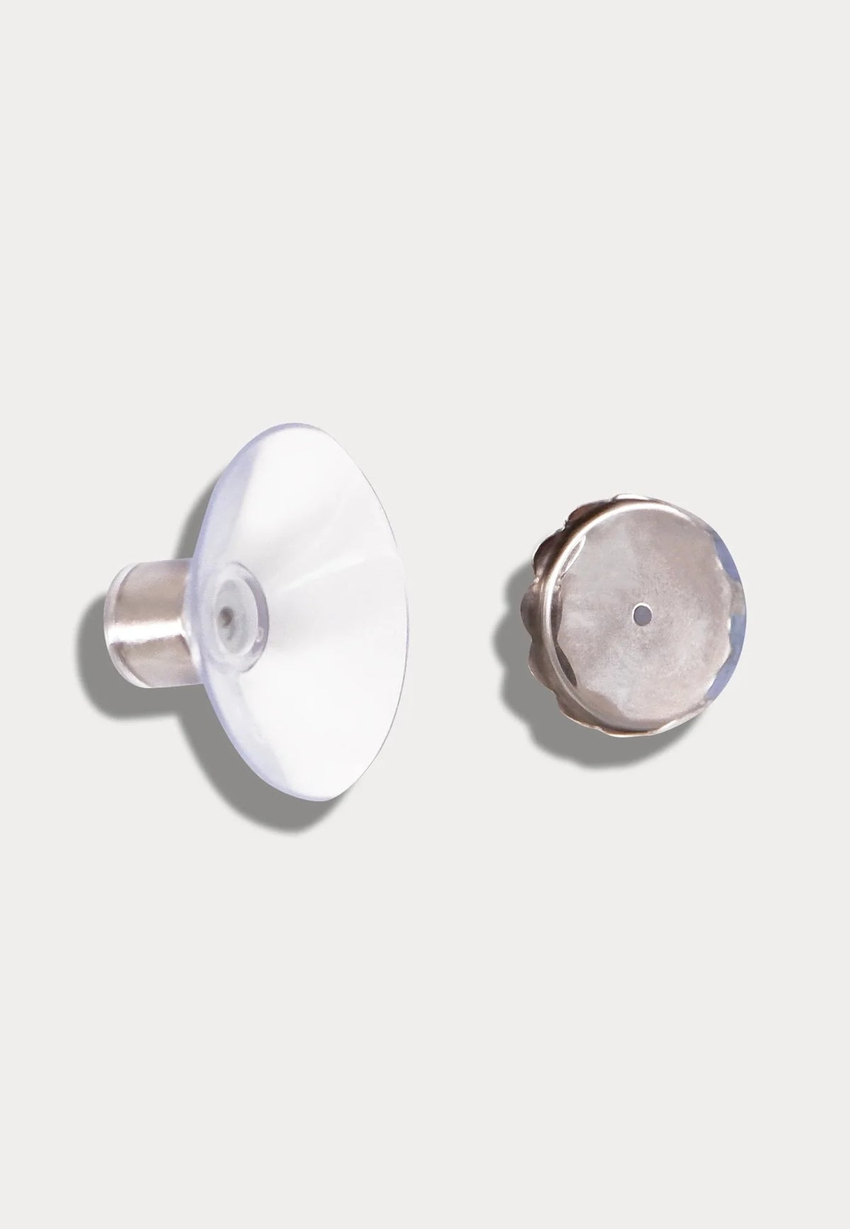 Magnetseifenhalter von plain b.  Der Halter ist perfekt geeignet um deine festen Seifen und Shampoos im Badezimmer aufzubewahren.
