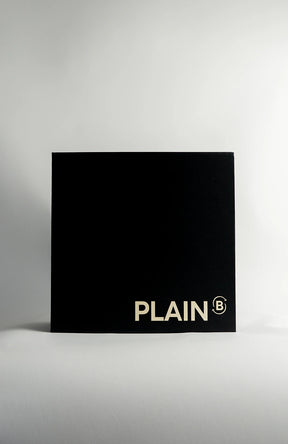 Geschenk-Set Flacon & Refill | NO. 5 | EMBRACE | Zedernholz · Rosmarin in PLAIN B Magnetbox