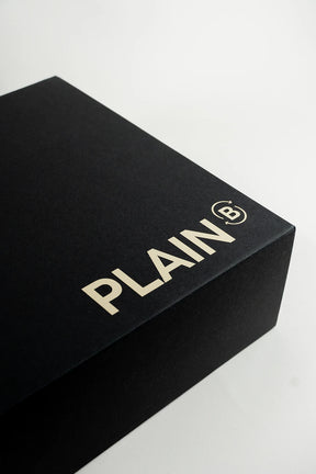 Geschenk-Set Flacon & Refill | NO. 5 | EMBRACE | Zedernholz · Rosmarin in PLAIN B Magnetbox